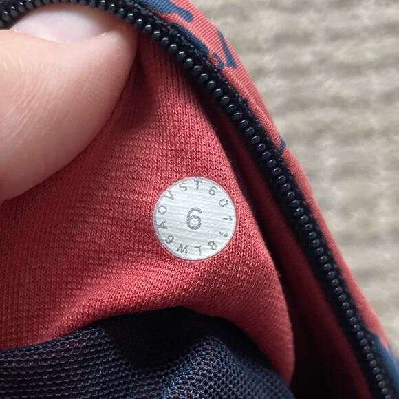 Lululemon Final Lap Crop *23" Size 6 - Picture 7 of 9